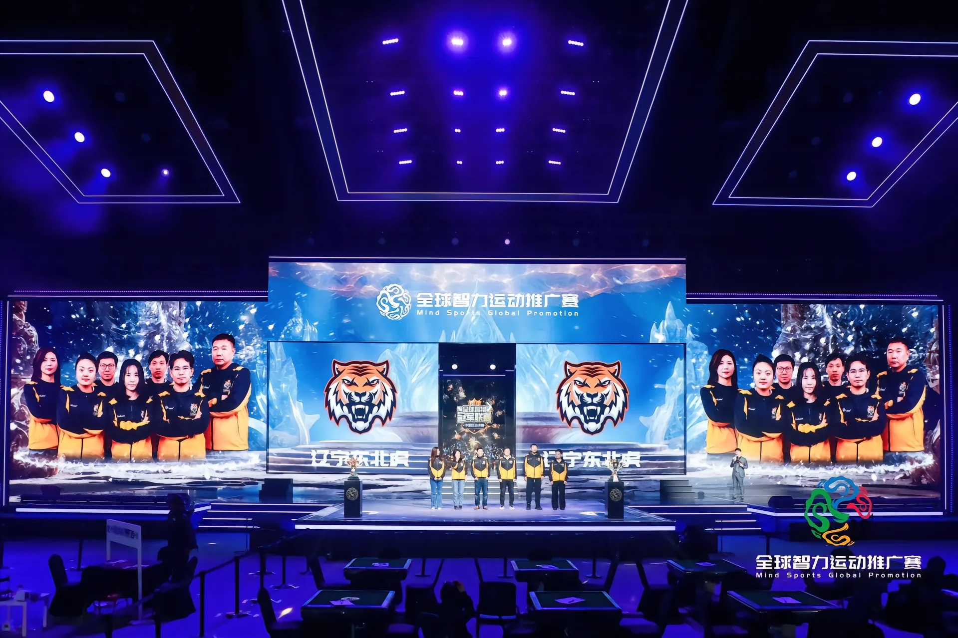 包含赛地聚焦——NBA总决赛关键时刻热度飙升,阿贾克斯内部沟通,震撼外界,赛季目标并未改变的词条 包含赛地聚焦——NBA总决赛关键时刻热度飙升,阿贾克斯内部沟通,震撼外界,赛季目标并未改变的词条